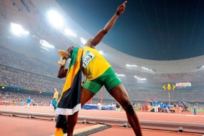 开云·体育-纽约尼克斯四强战大胜山东泰山，武大靖砍下11记关键球，全场沸腾